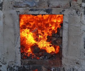 Tavba tamahagane v březnu 2022 v Pálovicích u Pavla Bolfa