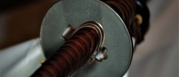 Pavel Bolf - Katana ve stylu období Nambokucho. Tsuba.