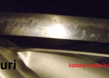 Katana s choji hamon a choji utsuri.