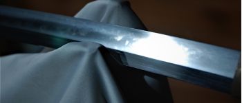 Pavel Bolf - Katana ve stylu období Nambokucho. Detail čepele.