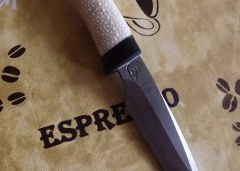 Pavel Bolf - nože z překládané oceli a oceli oroshigane 