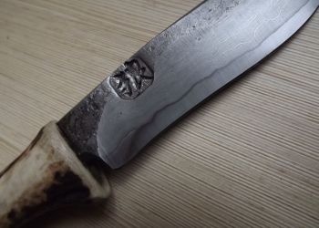 Pavel Bolf - nože z překládané oceli a oceli oroshigane 