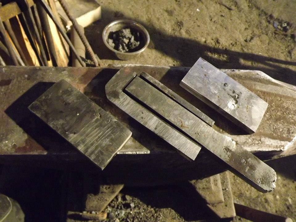 Folding steel types for Japanese sword